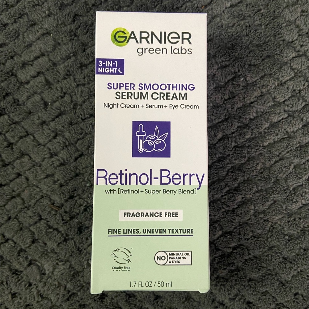Garnier Retinol-Berry Super Smoothing Serum Night Cream ~ NEW